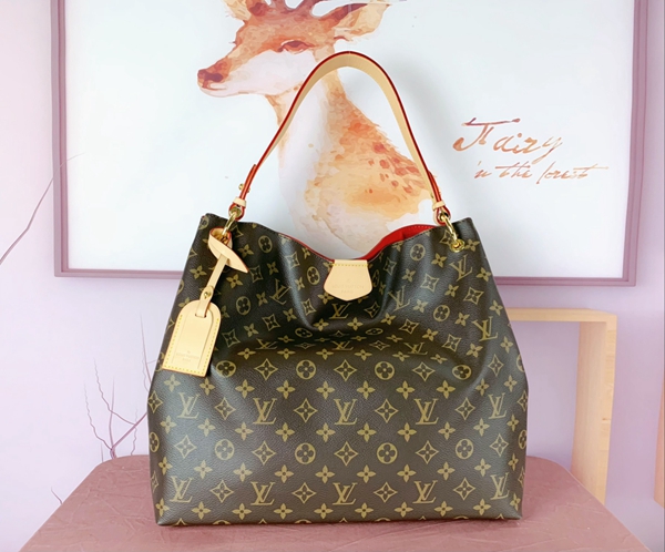 ルイヴィトンバッグ正面デザイン